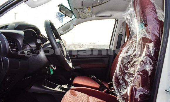 Buy Import Toyota Hilux White Car in Import - Dubai in Dhufar Buy Import Toyota Hilux White Car in Import - Dubai in Dhufar