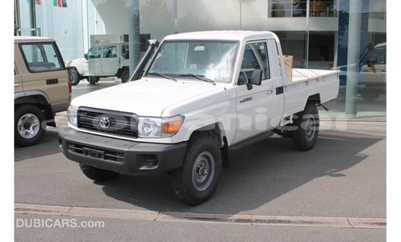 Buy Import Toyota Land Cruiser White Car in Import - Dubai in Dhufar Buy Import Toyota Land Cruiser White Car in Import - Dubai in Dhufar
