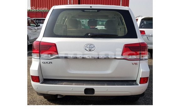 Buy Import Toyota Land Cruiser White Car in Import - Dubai in Dhufar Buy Import Toyota Land Cruiser White Car in Import - Dubai in Dhufar