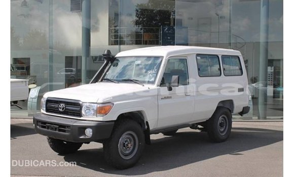 Buy Import Toyota Land Cruiser White Car in Import - Dubai in Dhufar Buy Import Toyota Land Cruiser White Car in Import - Dubai in Dhufar