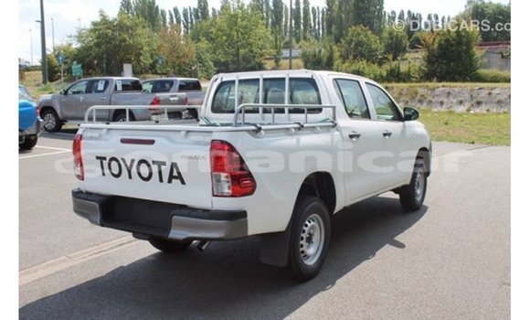 Buy Import Toyota Hilux White Car in Import - Dubai in Dhufar Buy Import Toyota Hilux White Car in Import - Dubai in Dhufar