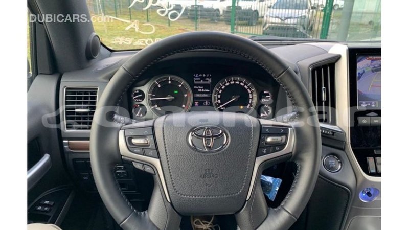Big with watermark toyota land cruiser dhufar import dubai 2752