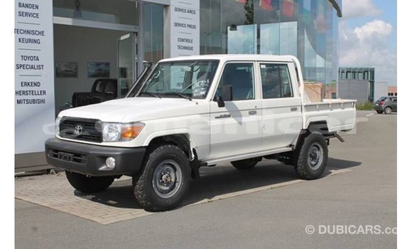 Buy Import Toyota Land Cruiser White Car in Import - Dubai in Dhufar Buy Import Toyota Land Cruiser White Car in Import - Dubai in Dhufar