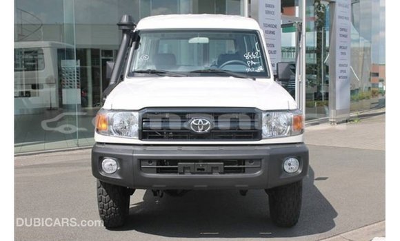 Buy Import Toyota Land Cruiser White Car in Import - Dubai in Dhufar Buy Import Toyota Land Cruiser White Car in Import - Dubai in Dhufar
