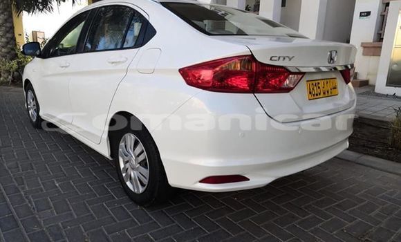 Buy Used Honda City White Car in Muscat in Masqat Buy Used Honda City White Car in Muscat in Masqat