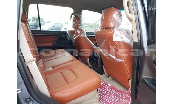 Buy Import Toyota Land Cruiser Other Car in Import - Dubai in Dhufar Buy Import Toyota Land Cruiser Other Car in Import - Dubai in Dhufar