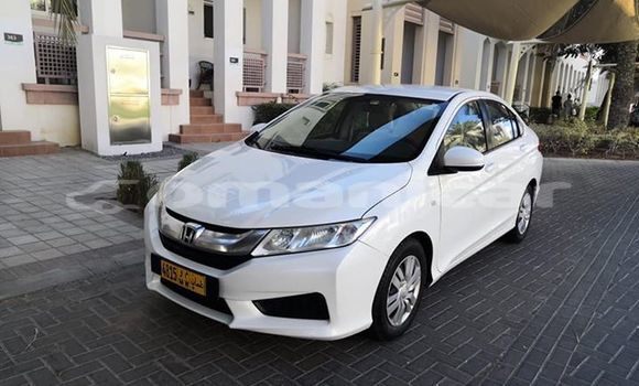 Buy Used Honda City White Car in Muscat in Masqat Buy Used Honda City White Car in Muscat in Masqat