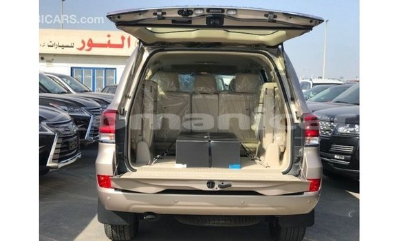 Buy Import Toyota Land Cruiser Other Car in Import - Dubai in Dhufar Buy Import Toyota Land Cruiser Other Car in Import - Dubai in Dhufar