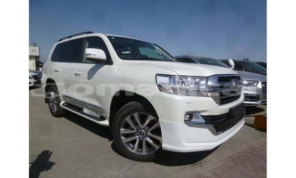 Buy Import Toyota Land Cruiser White Car in Import - Dubai in Dhufar Buy Import Toyota Land Cruiser White Car in Import - Dubai in Dhufar