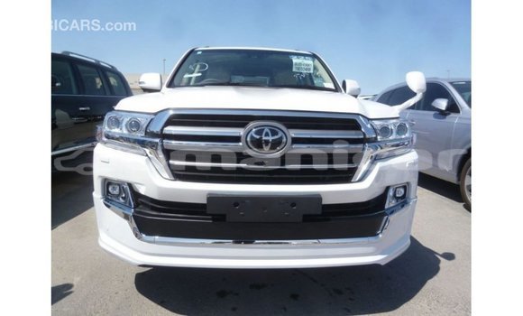 Buy Import Toyota Land Cruiser White Car in Import - Dubai in Dhufar Buy Import Toyota Land Cruiser White Car in Import - Dubai in Dhufar