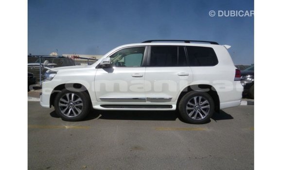 Buy Import Toyota Land Cruiser White Car in Import - Dubai in Dhufar Buy Import Toyota Land Cruiser White Car in Import - Dubai in Dhufar