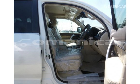 Buy Import Toyota Land Cruiser White Car in Import - Dubai in Dhufar Buy Import Toyota Land Cruiser White Car in Import - Dubai in Dhufar