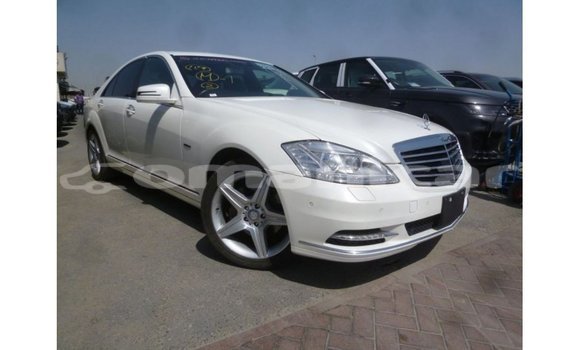 Buy Import Mercedes-Benz 190 White Car in Import - Dubai in Dhufar Buy Import Mercedes-Benz 190 White Car in Import - Dubai in Dhufar