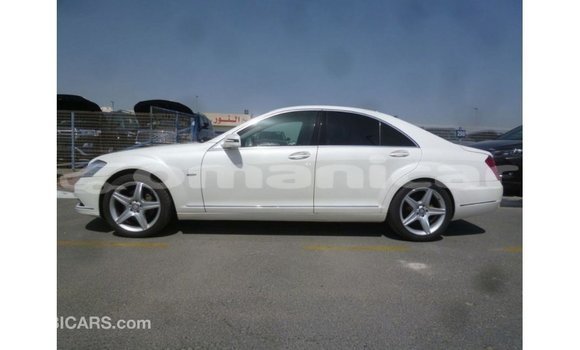 Buy Import Mercedes-Benz 190 White Car in Import - Dubai in Dhufar Buy Import Mercedes-Benz 190 White Car in Import - Dubai in Dhufar