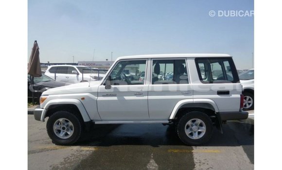 Buy Import Toyota Land Cruiser White Car in Import - Dubai in Dhufar Buy Import Toyota Land Cruiser White Car in Import - Dubai in Dhufar