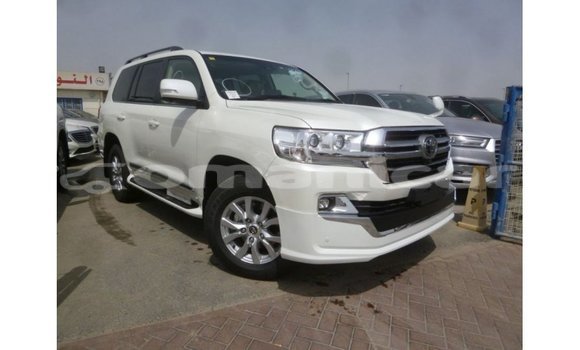 Buy Import Toyota Land Cruiser White Car in Import - Dubai in Dhufar Buy Import Toyota Land Cruiser White Car in Import - Dubai in Dhufar