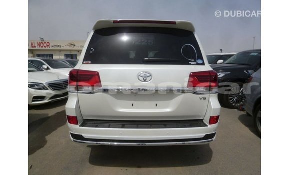 Buy Import Toyota Land Cruiser White Car in Import - Dubai in Dhufar Buy Import Toyota Land Cruiser White Car in Import - Dubai in Dhufar