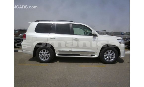 Buy Import Toyota Land Cruiser White Car in Import - Dubai in Dhufar Buy Import Toyota Land Cruiser White Car in Import - Dubai in Dhufar
