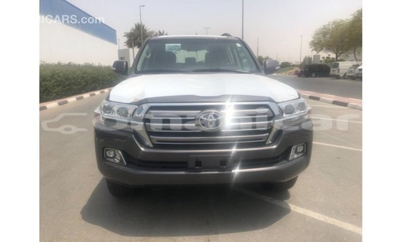 Buy Import Toyota Land Cruiser Other Car in Import - Dubai in Dhufar Buy Import Toyota Land Cruiser Other Car in Import - Dubai in Dhufar
