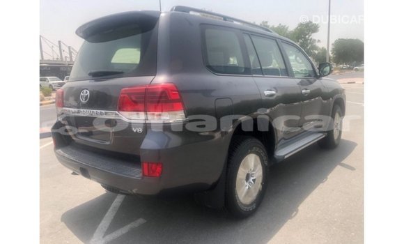Buy Import Toyota Land Cruiser Other Car in Import - Dubai in Dhufar Buy Import Toyota Land Cruiser Other Car in Import - Dubai in Dhufar