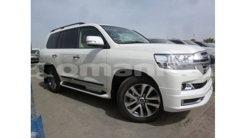 Big with watermark toyota land cruiser dhufar import dubai 2812