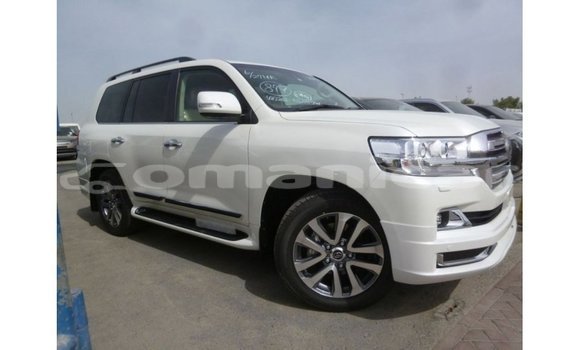 Buy Import Toyota Land Cruiser White Car in Import - Dubai in Dhufar Buy Import Toyota Land Cruiser White Car in Import - Dubai in Dhufar
