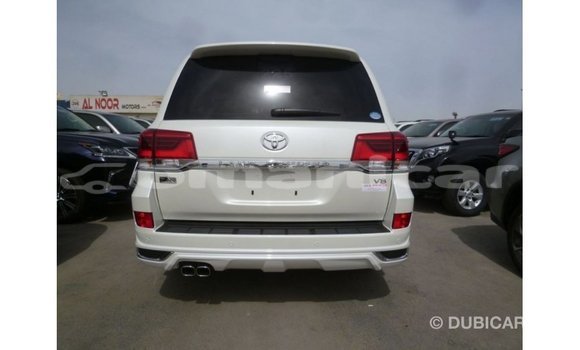 Buy Import Toyota Land Cruiser White Car in Import - Dubai in Dhufar Buy Import Toyota Land Cruiser White Car in Import - Dubai in Dhufar