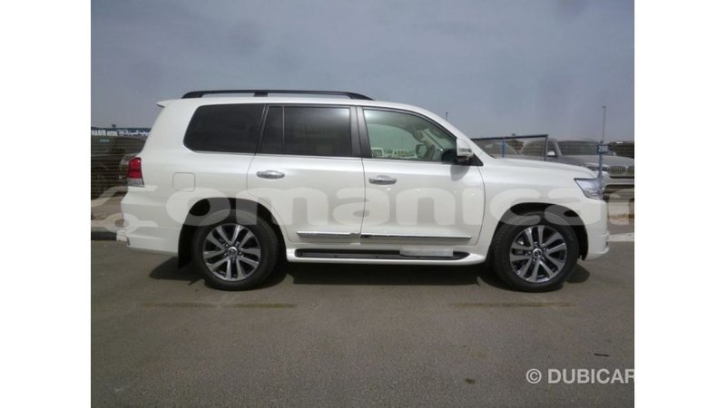 Big with watermark toyota land cruiser dhufar import dubai 2812