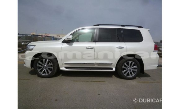 Buy Import Toyota Land Cruiser White Car in Import - Dubai in Dhufar Buy Import Toyota Land Cruiser White Car in Import - Dubai in Dhufar