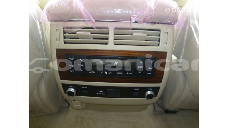 Big with watermark toyota land cruiser dhufar import dubai 2812