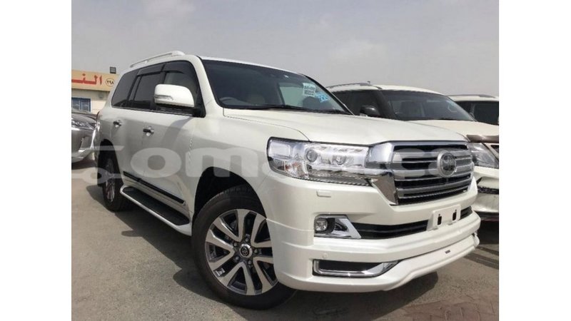 Big with watermark toyota land cruiser dhufar import dubai 2816