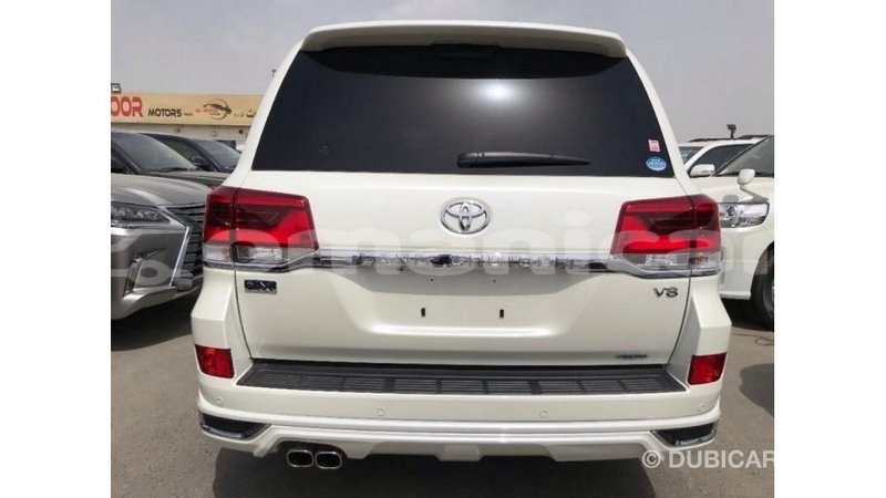 Big with watermark toyota land cruiser dhufar import dubai 2816