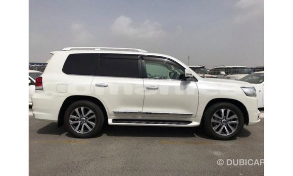 Buy Import Toyota Land Cruiser White Car in Import - Dubai in Dhufar Buy Import Toyota Land Cruiser White Car in Import - Dubai in Dhufar