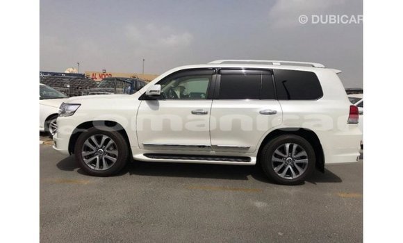 Buy Import Toyota Land Cruiser White Car in Import - Dubai in Dhufar Buy Import Toyota Land Cruiser White Car in Import - Dubai in Dhufar