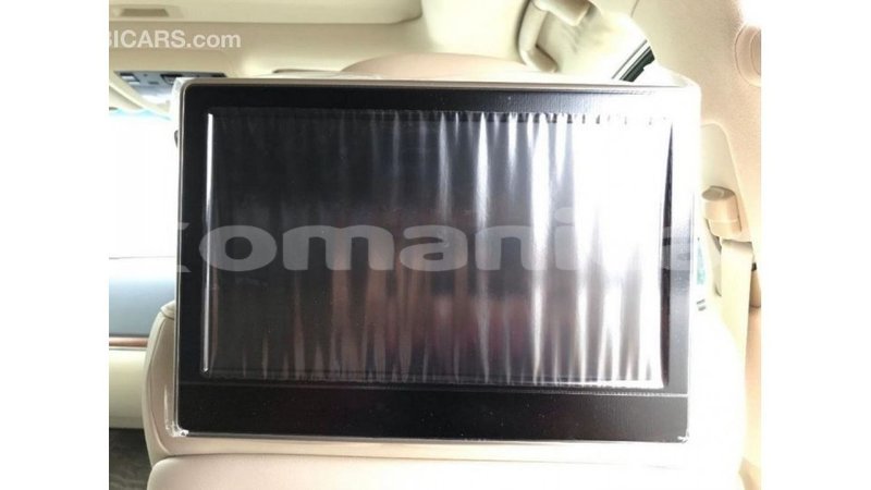 Big with watermark toyota land cruiser dhufar import dubai 2816