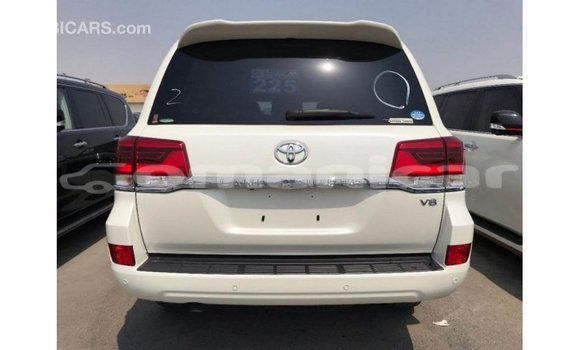 Buy Import Toyota Land Cruiser White Car in Import - Dubai in Dhufar Buy Import Toyota Land Cruiser White Car in Import - Dubai in Dhufar