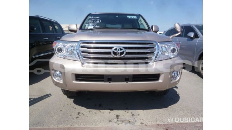 Big with watermark toyota land cruiser dhufar import dubai 2821