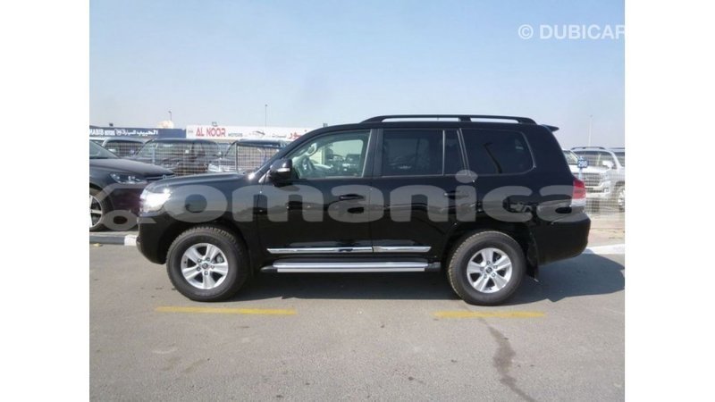 Big with watermark toyota land cruiser dhufar import dubai 2823