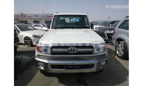 Buy Import Toyota Land Cruiser White Car in Import - Dubai in Dhufar Buy Import Toyota Land Cruiser White Car in Import - Dubai in Dhufar