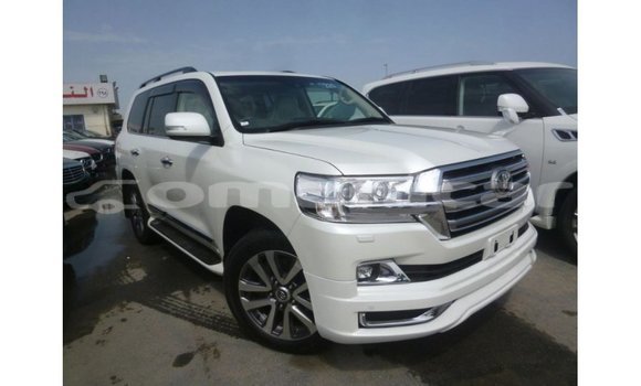 Buy Import Toyota Land Cruiser White Car in Import - Dubai in Dhufar Buy Import Toyota Land Cruiser White Car in Import - Dubai in Dhufar