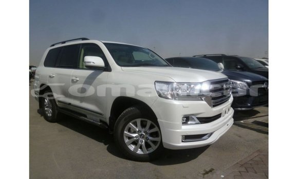 Buy Import Toyota Land Cruiser White Car in Import - Dubai in Dhufar Buy Import Toyota Land Cruiser White Car in Import - Dubai in Dhufar