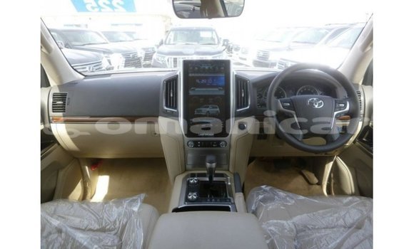 Buy Import Toyota Land Cruiser White Car in Import - Dubai in Dhufar Buy Import Toyota Land Cruiser White Car in Import - Dubai in Dhufar