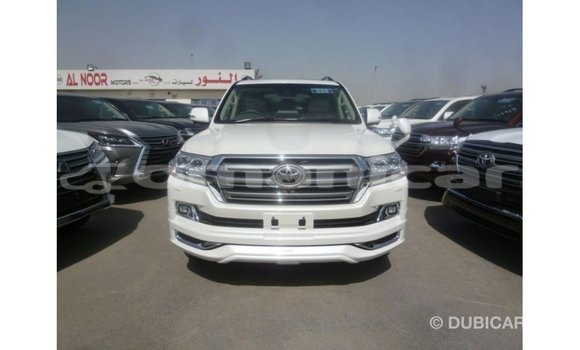 Buy Import Toyota Land Cruiser White Car in Import - Dubai in Dhufar Buy Import Toyota Land Cruiser White Car in Import - Dubai in Dhufar