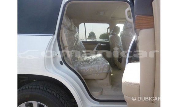 Buy Import Toyota Land Cruiser White Car in Import - Dubai in Dhufar Buy Import Toyota Land Cruiser White Car in Import - Dubai in Dhufar