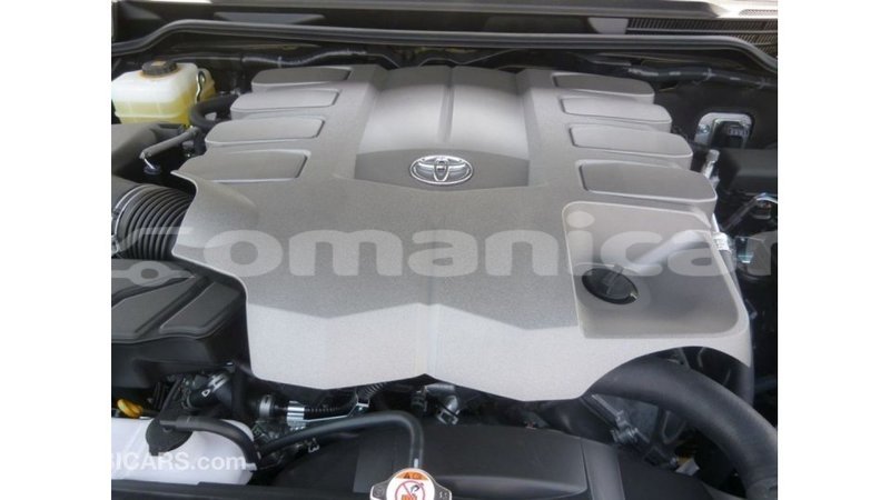Big with watermark toyota land cruiser dhufar import dubai 2834