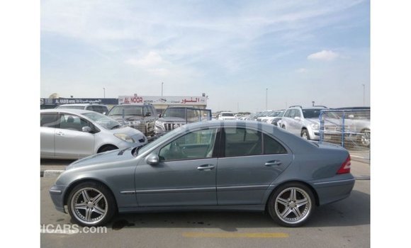 Buy Import Mercedes-Benz 190 Blue Car in Import - Dubai in Dhufar Buy Import Mercedes-Benz 190 Blue Car in Import - Dubai in Dhufar