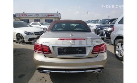 Buy Import Mercedes-Benz 200 Other Car in Import - Dubai in Dhufar Buy Import Mercedes-Benz 200 Other Car in Import - Dubai in Dhufar
