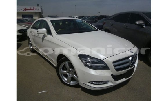 Buy Import Mercedes-Benz 190 White Car in Import - Dubai in Dhufar Buy Import Mercedes-Benz 190 White Car in Import - Dubai in Dhufar