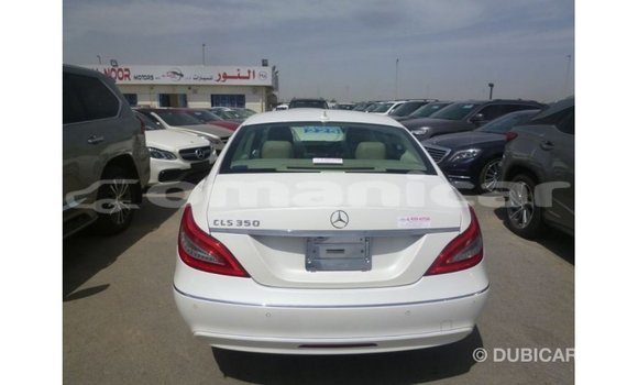 Buy Import Mercedes-Benz 190 White Car in Import - Dubai in Dhufar Buy Import Mercedes-Benz 190 White Car in Import - Dubai in Dhufar