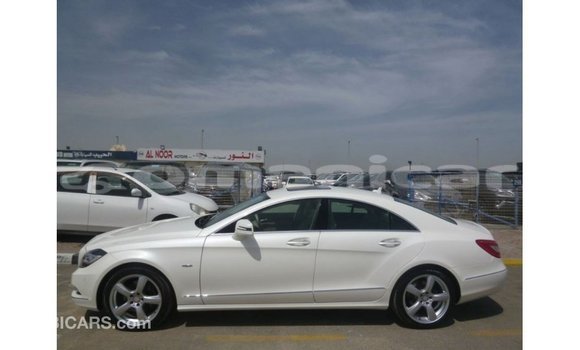 Buy Import Mercedes-Benz 190 White Car in Import - Dubai in Dhufar Buy Import Mercedes-Benz 190 White Car in Import - Dubai in Dhufar